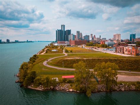 Nude beach around Detroit, MI/Windsor, ON